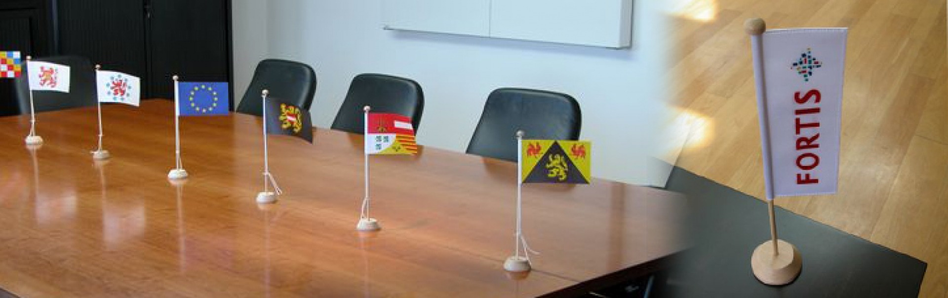 Table flags meetingroom
