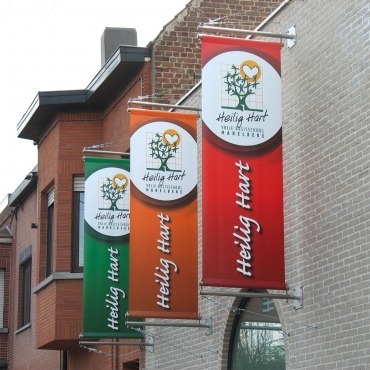 Facade banners